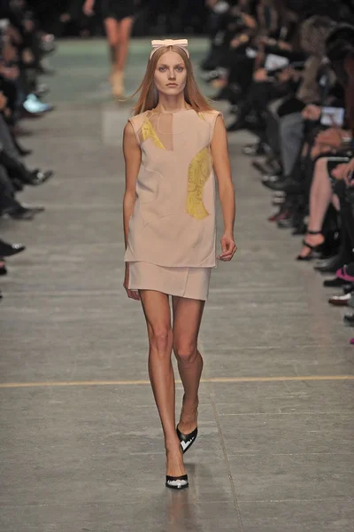 Look 14